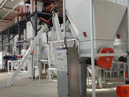 强福机械420草颗粒饲料线安装新疆项目
