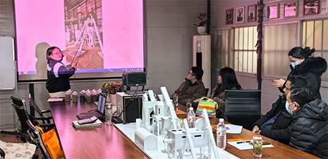 斯里兰卡客户访问强福机械购买饲料颗粒设备