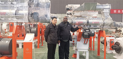 莫桑比克客户访问强福机械购买饲料颗粒生产设备