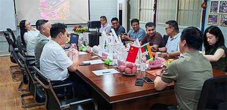 欢迎东南亚客户访问强福机械购买饲料颗粒设备